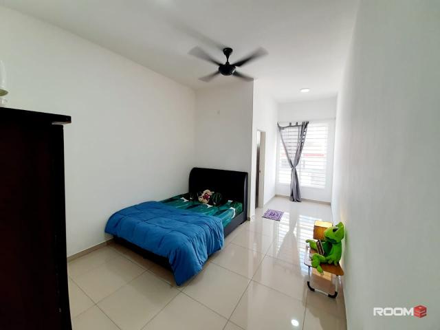 Middle Room at Puchong, Selangor Bilik Sewa Puchong [Own Toilet] Abadi Height, Kg Pulau Meranti, Cyberjaya, TESCO