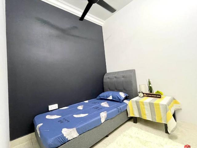 Middle Room at Puchong, Selangor ~, Privacy Bilik Sewa Puchong, Abadi Height, Kg Meranti