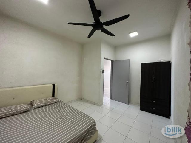 Middle Room at Scott Towers, Johor Bahru
