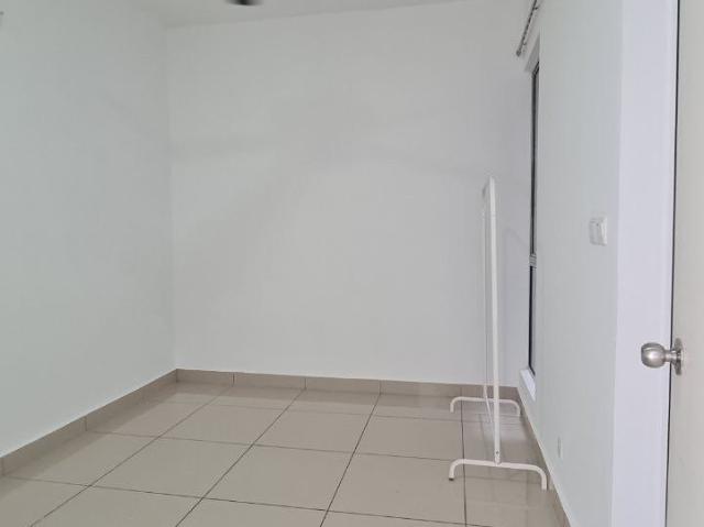 Middle Room at Simfoni 1 Condominium, Semenyih