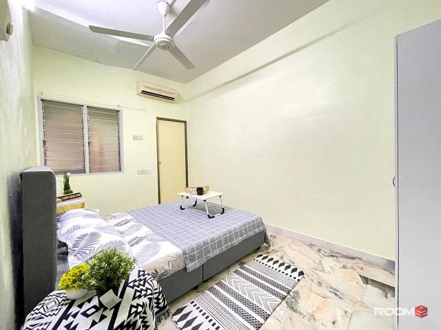 Middle Room at Sri Petaling, Kuala Lumpur Bilik Sewa Sri Petaling [, SALE] Sri Endah