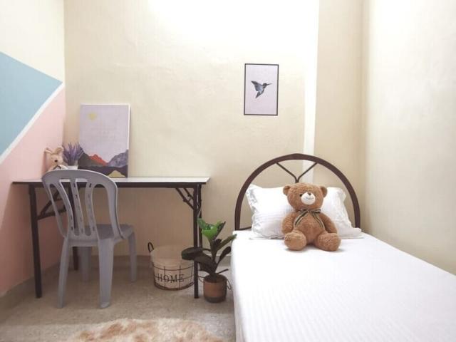 Middle Room at SS2, Petaling Jaya