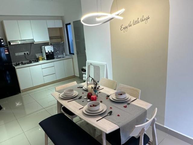 Middle Room at Sunway Avila Residences, Taman Sri Rampai