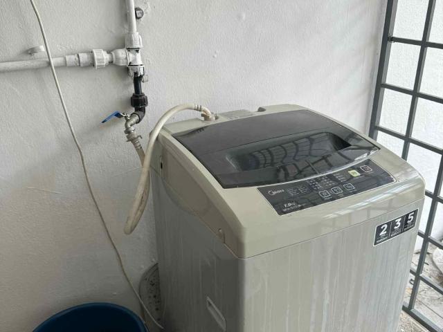 Middle room attch sharing bathroom bandar utama area near one u, centre point, ikea, mrt bandar utama