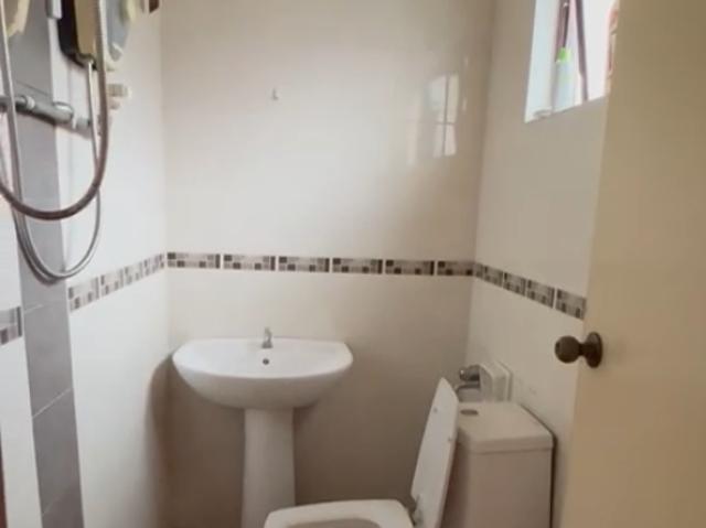 Middle Room Available at Jln Akuatik, D'Kayangan