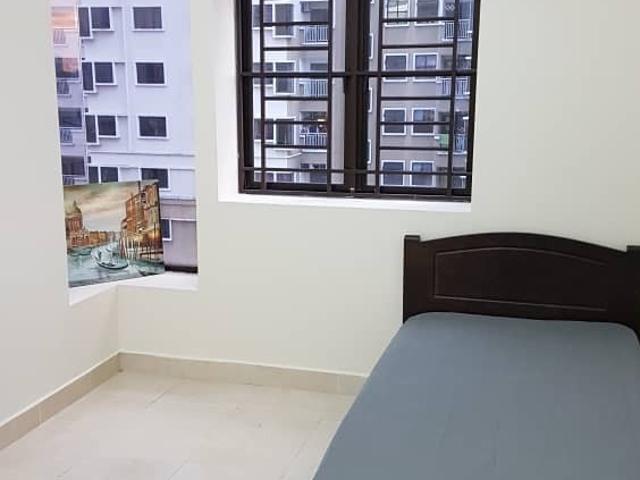 middle room available at pelangi utama