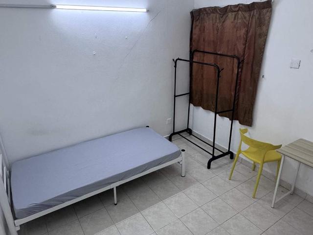 Middle Room@bandar puchong jaya