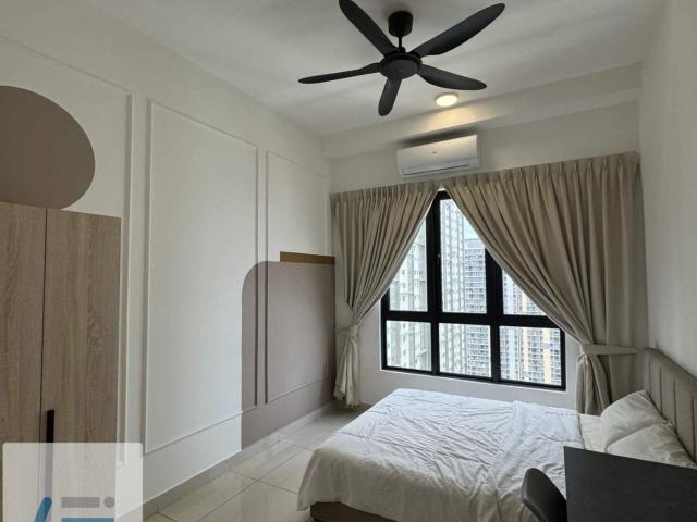 Middle room Bukit jalil