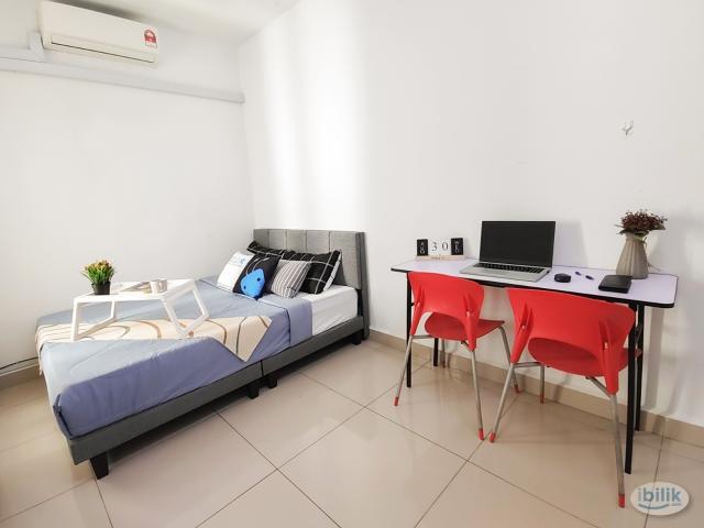 Middle room @ Casa Residenza, 3 mins walk to MRT KD, 1 Station to DataranSunway, 4 Station to TTDI