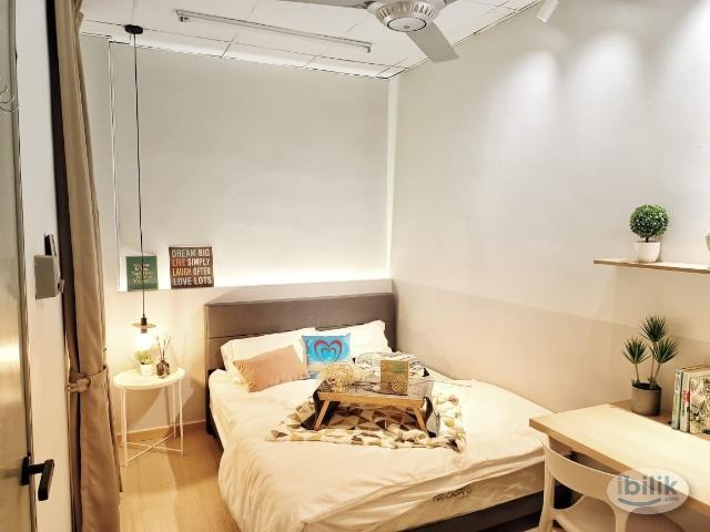 Middle Room c/w Private Bathroom & Fully Furniture & Included Utility Bill & Unifi for Rent in Bandar Botanic Gated Gu