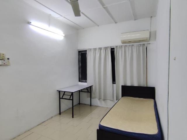 Middle room deepavali promo 5 mins to mrt taman bahagia | zero deposit