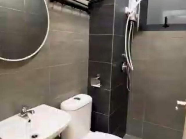 Middle Room | Female @ NEXUS Taman Pertama, Cheras