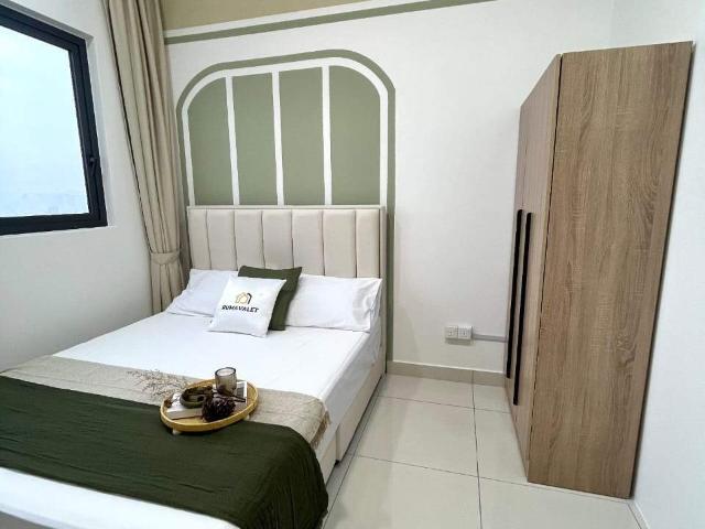 Middle Room | Female @ NEXUS Taman Pertama, Cheras