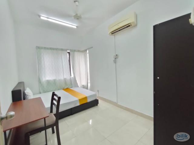 Middle Room for Female at Pelangi Utama Condominium, Bandar Utama