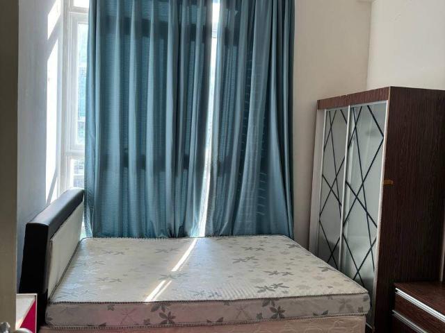 Middle room for female