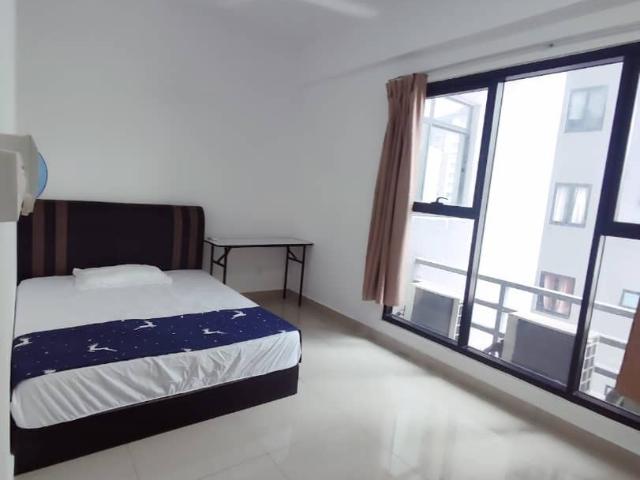 Middle Room for Female