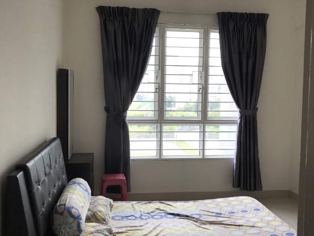 Middle Room for rent