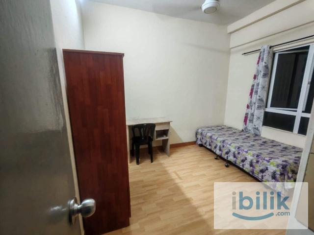 Middle Room for rent