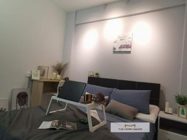 Middle room for rent