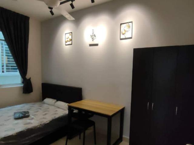 Middle Room For Rent at Suasana Damansara Damai Residence
