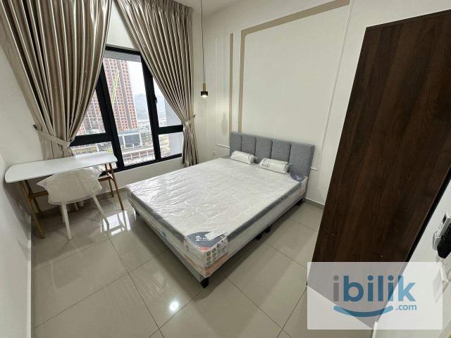 Middle Room for Rent @ D'Clover Residences