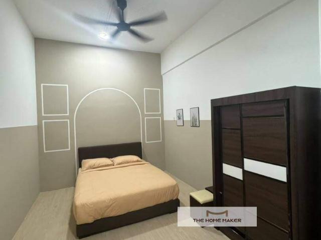Middle room for rent in 1Tebrau