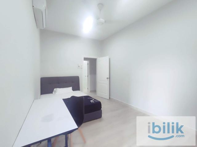 Middle room for rent @pelangi utama condo