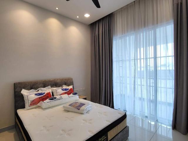 Middle Room for Rent, Skypod Residences, Puchong