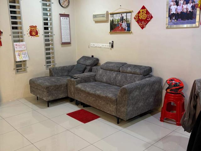 Middle room Fully Furnish