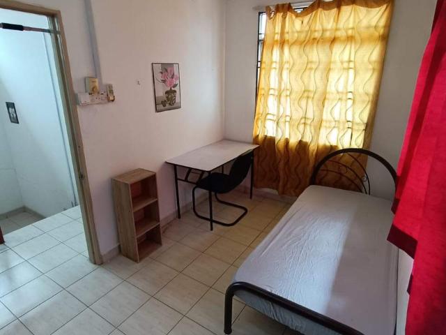 MIDDLE ROOM Fully Furnished