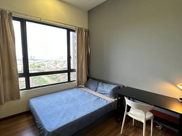 Middle Room fully furnished with queen bed @petalz OldKlangRoad