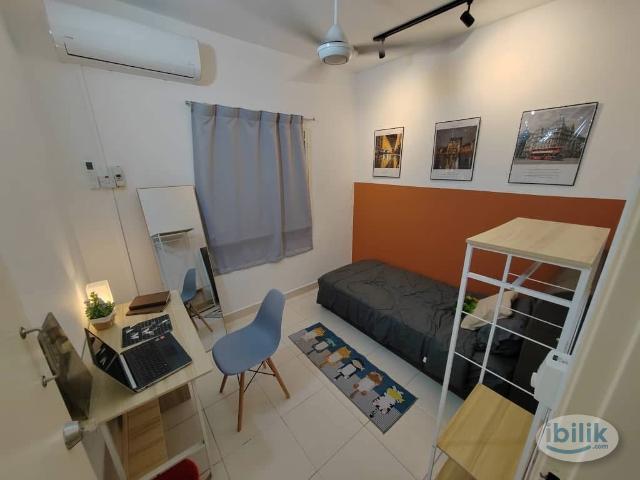 Middle Room furniture baru at Bandar Sunway