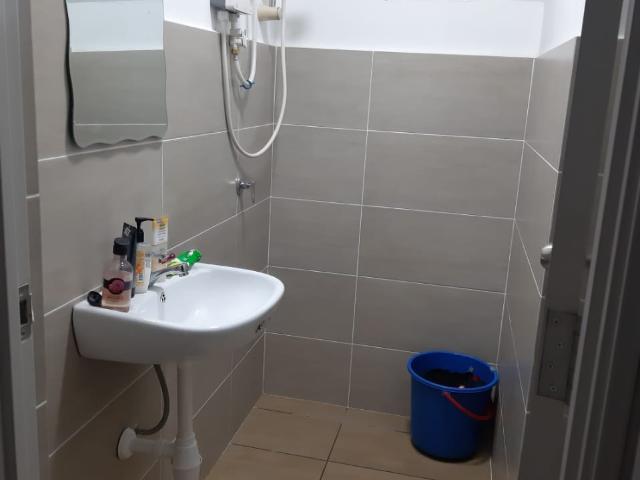 Middle Room in 737 Resisdensi Gembira, Kuchai Lama, Old Klang Road