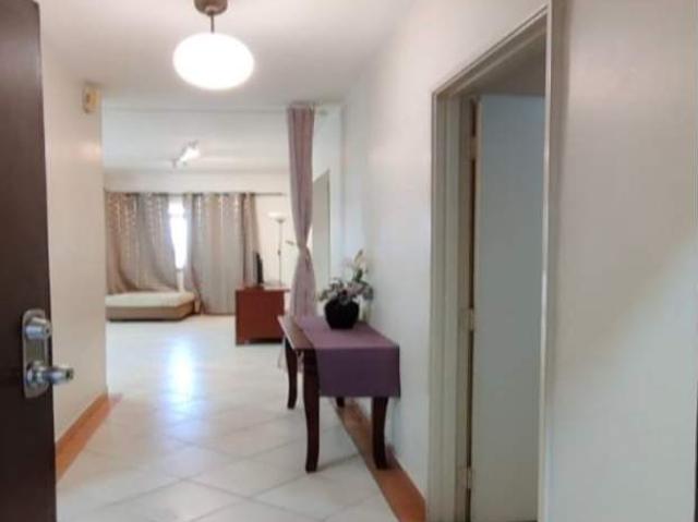 Middle Room including Private Bathroom & Parking for Rent – Female Preferred