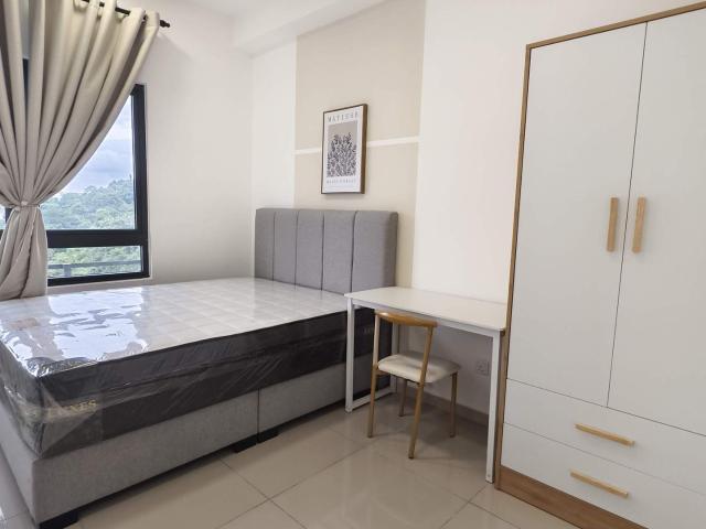 Middle room kota damansara perdana