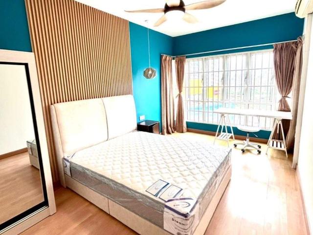 Middle Room Kuchai Lama