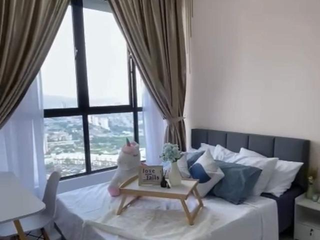 Middle Room @ Lavile MRT Maluri Cheras