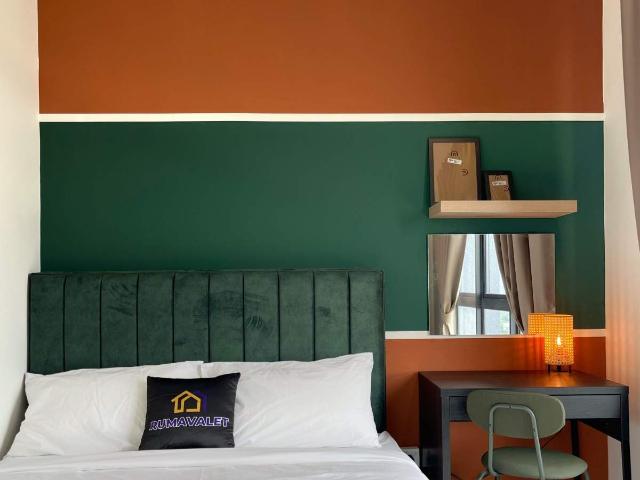 Middle Room | MALE B 22 01 @ Meta Residences Putra Permai, Seri Kembangan