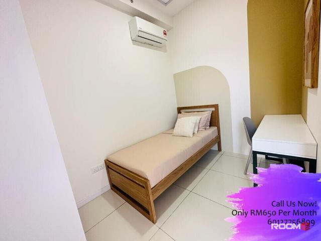 MIDDLE ROOM ✨MALE UNIT✨FULLY FURNISH BRAND NEW ROOM TO RENT✨