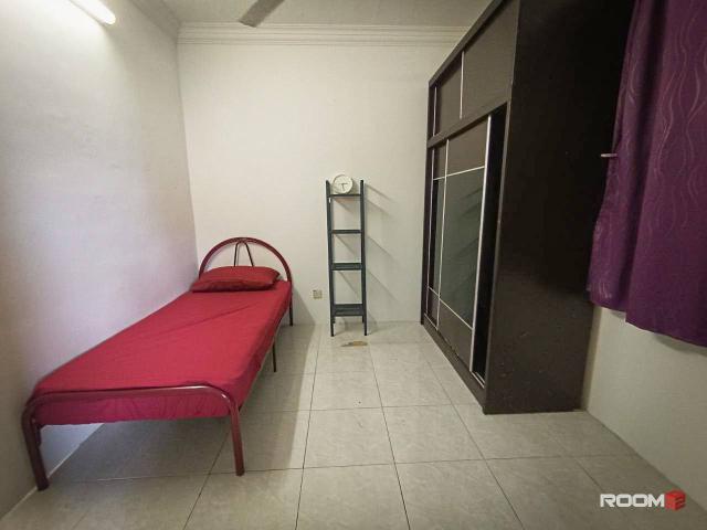 Middle Room, Mentari Court, Blok G, Bandar Sunway