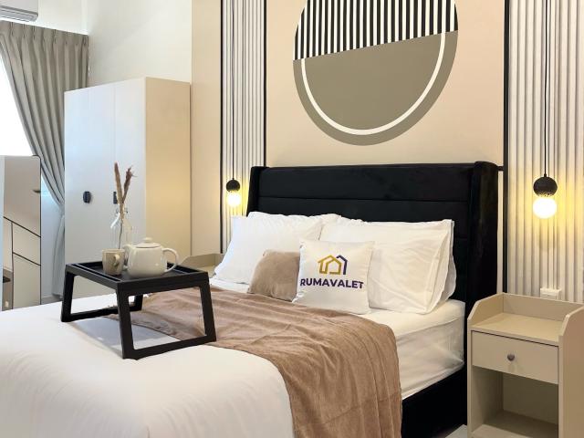 Middle Room | Meta Residence| 300 metres to MRT Putra Permai