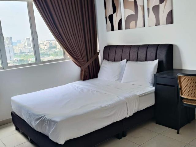 Middle Room | Meta Residence| 300 metres to MRT Putra Permai