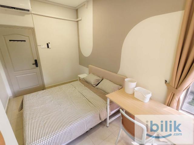 Middle Room! Near One Utama Shopping Centre!
