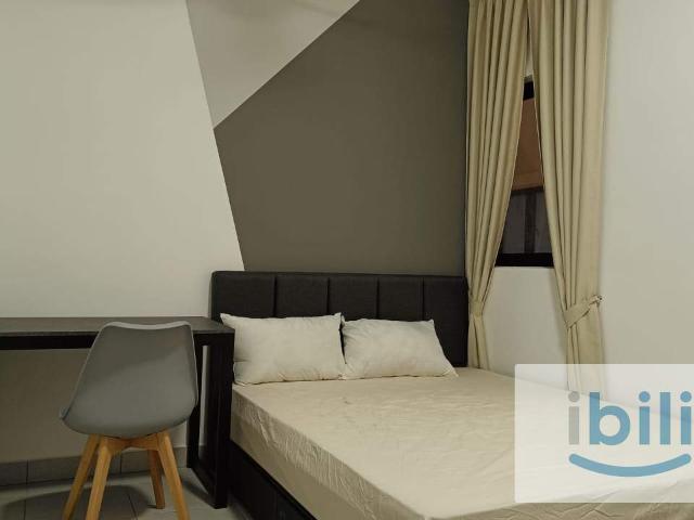 Middle room @ netizen bandar tun hussein onn – fully furnished mixed unit. A Well Maintained, Clean & Comfortable