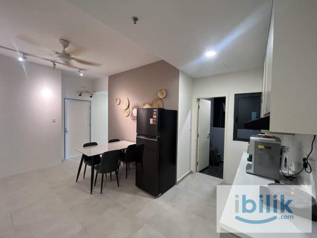 Middle room. Next to MRT Putra Permai