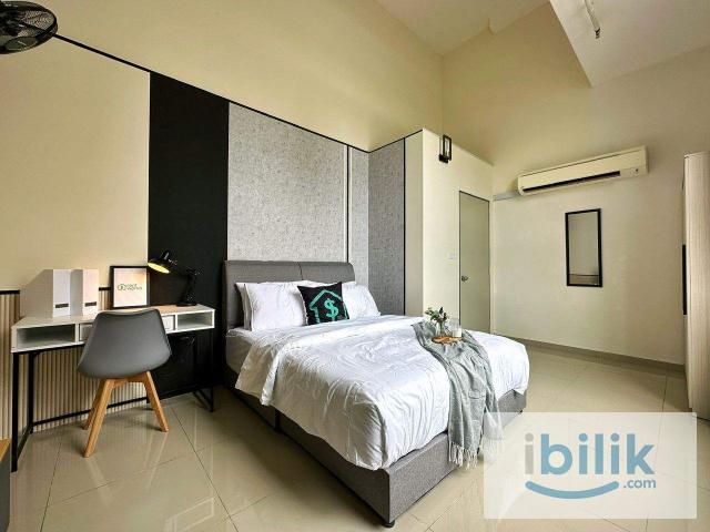 middle room pinnacale kelana jaya