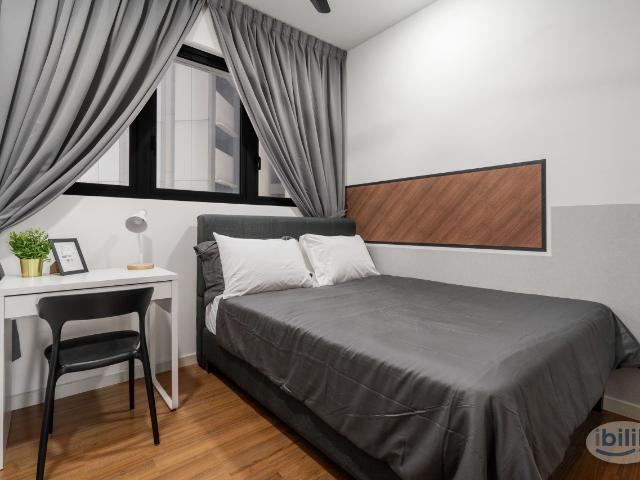 Middle room, queen bed, fully furnished, inc utility