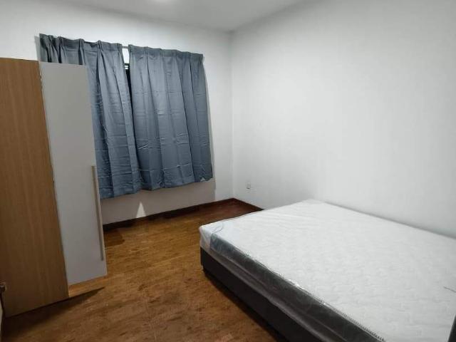 Middle Room, Room Rental Green Avenue Bukit Jalil Walking Distance to LRT,Fully Furnished