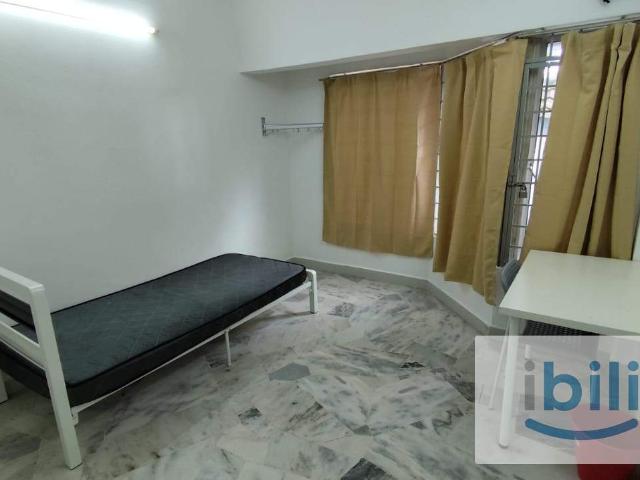 Middle room@RM530 tmn desa/old klang road