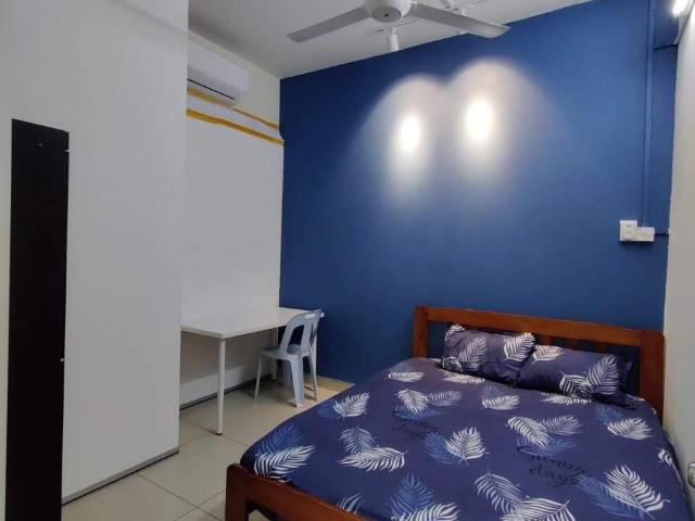 Middle Room RM650 @ Impian Meridian USJ 1 | 3 Mins Walk to BRT